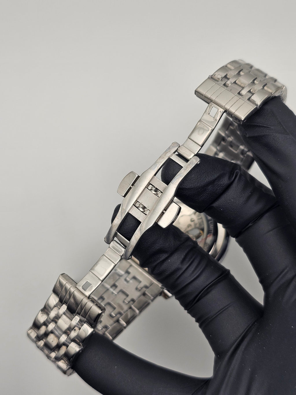 Titan Edge Mechanical Automatic – Skeleton Back 1