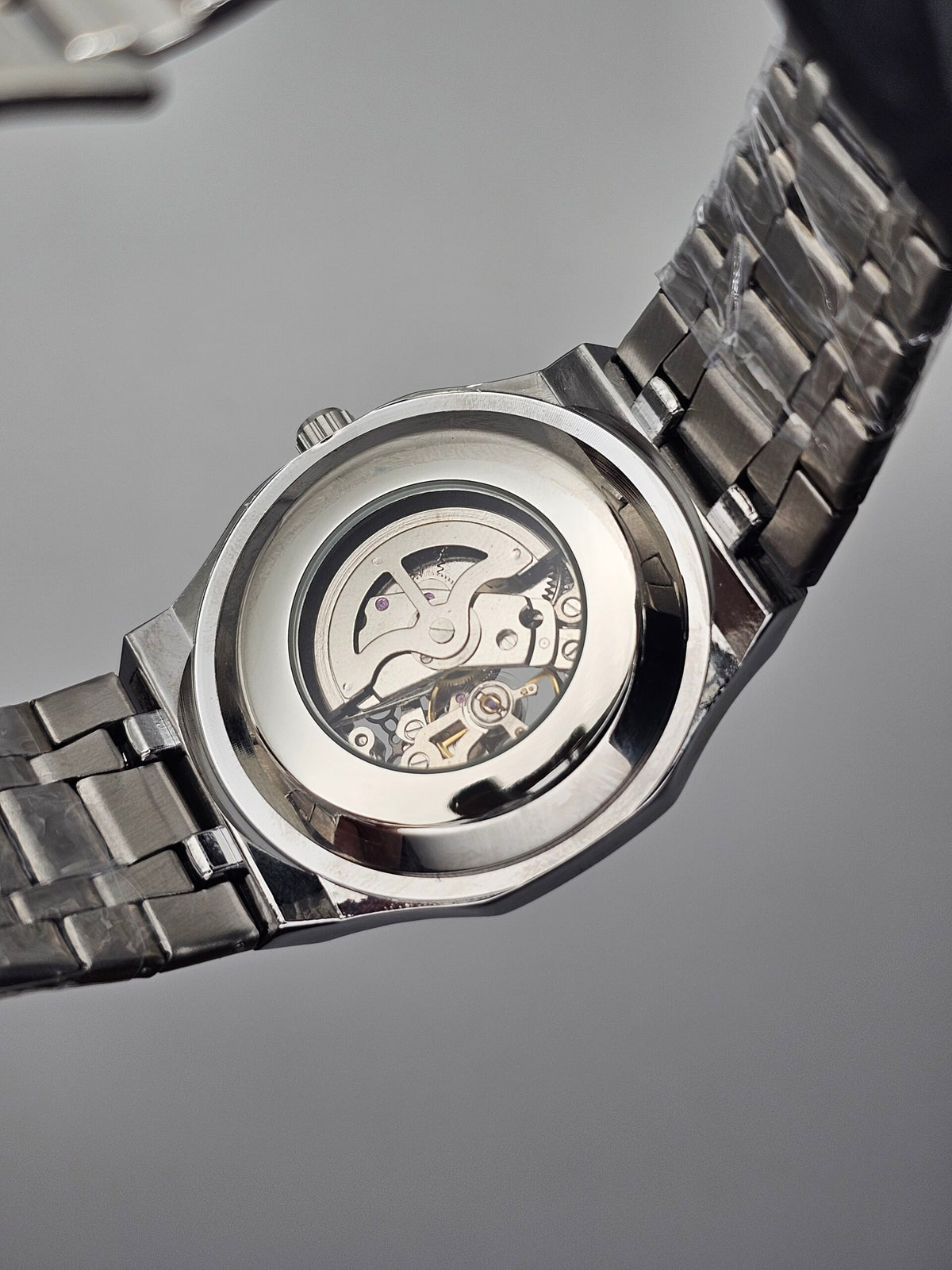 Luxury Mechanical Watch with Skeleton Back – White Dial Automatic Men's Watch