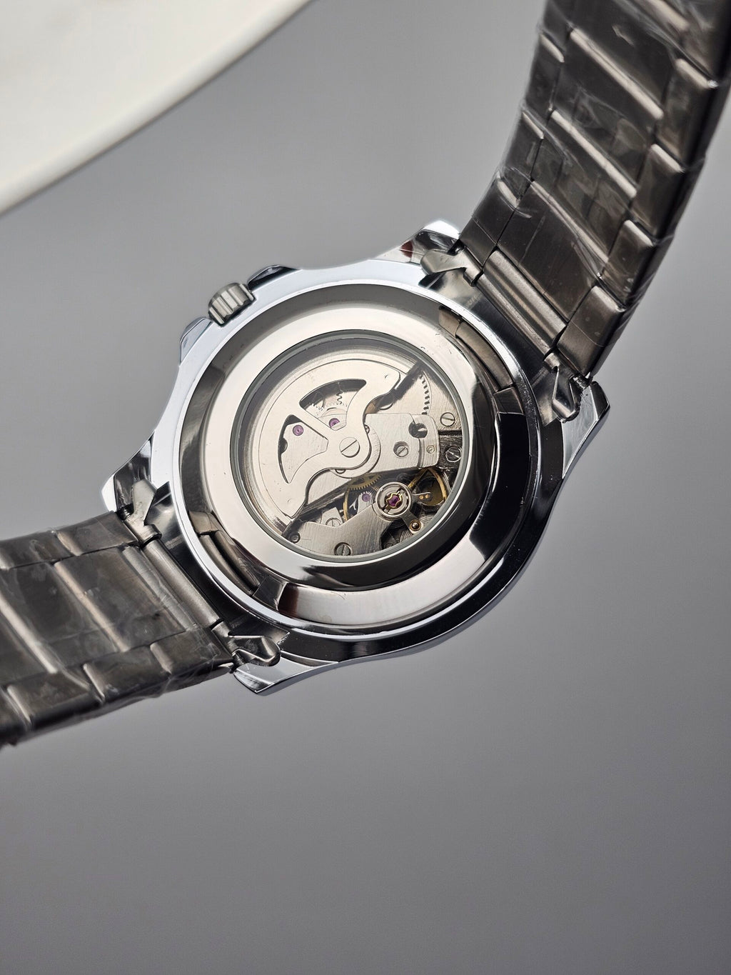 Diver-Style Automatic Watch – Green Dial, Silver Case, Rotating Green Bezel
