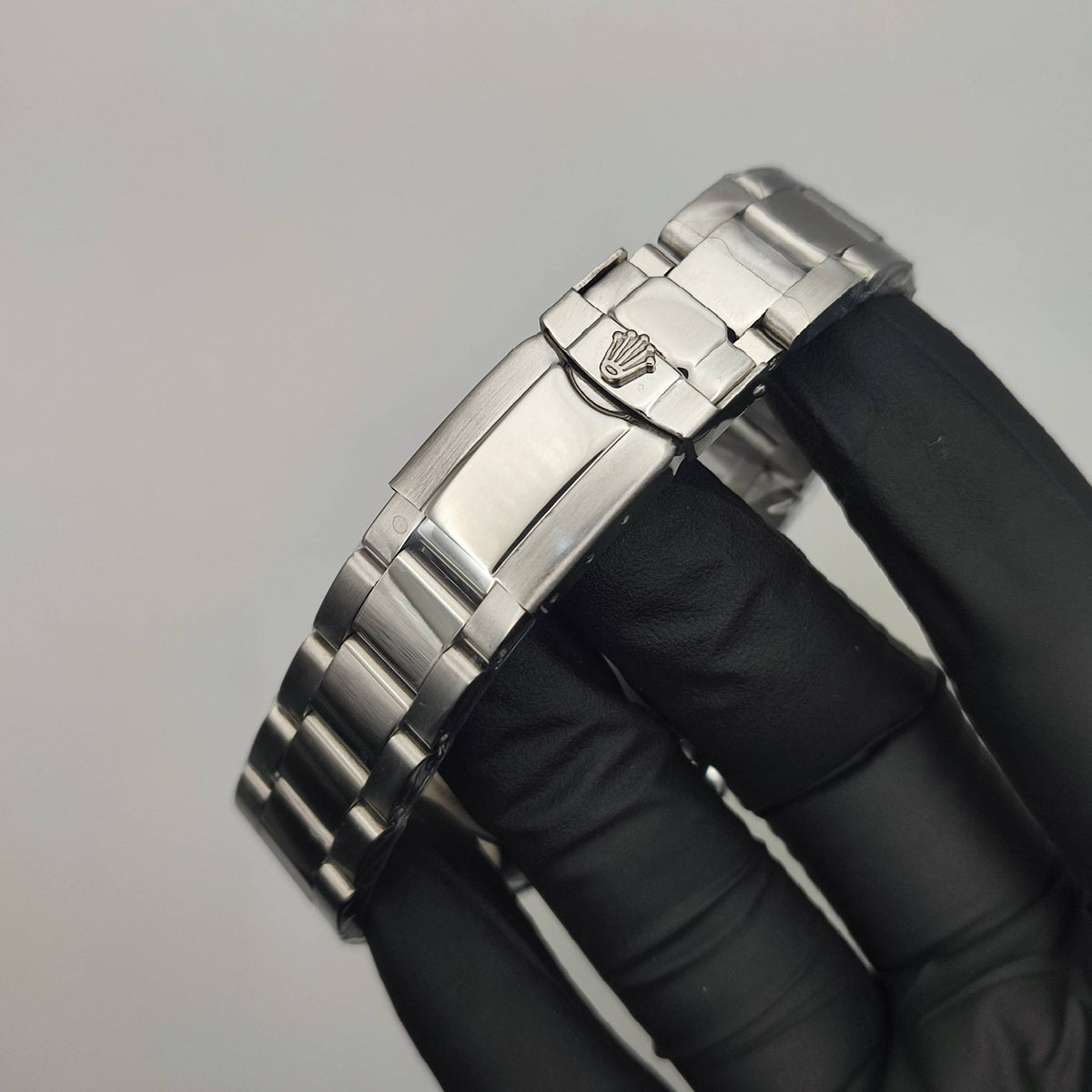 Premium High-Quality Watch – Silver & Black, Chronograph Style